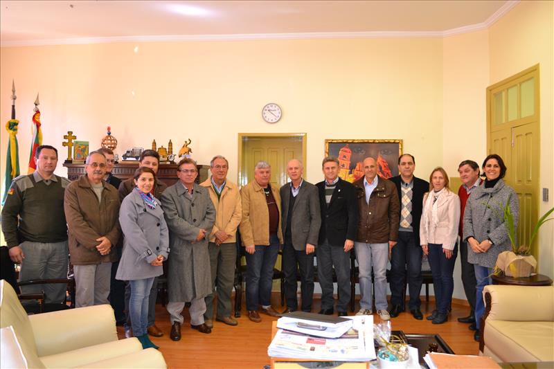 Andres reúne-se com Conselho de Trânsito